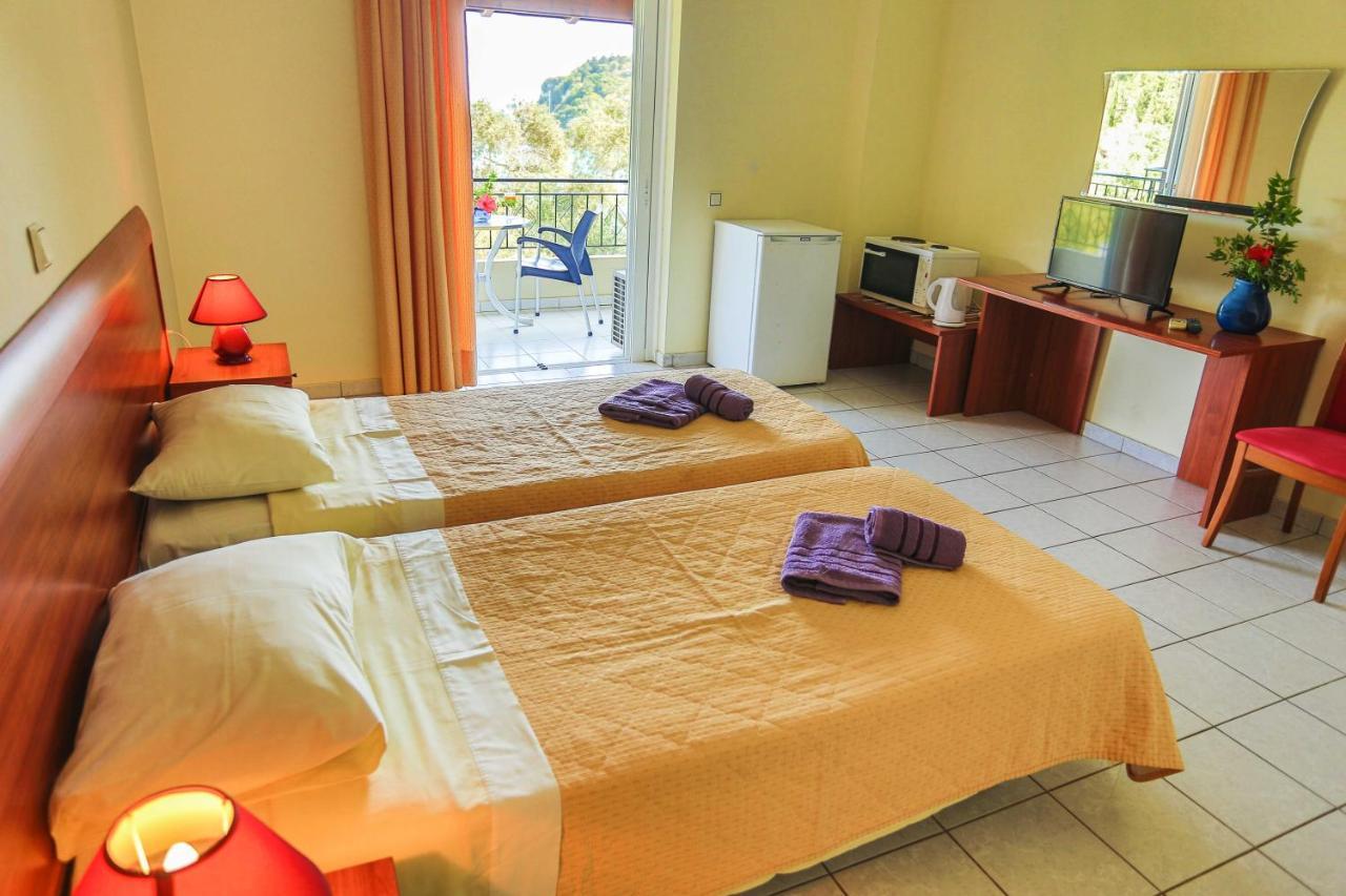 Amfitriti Hotel&studios Lákka