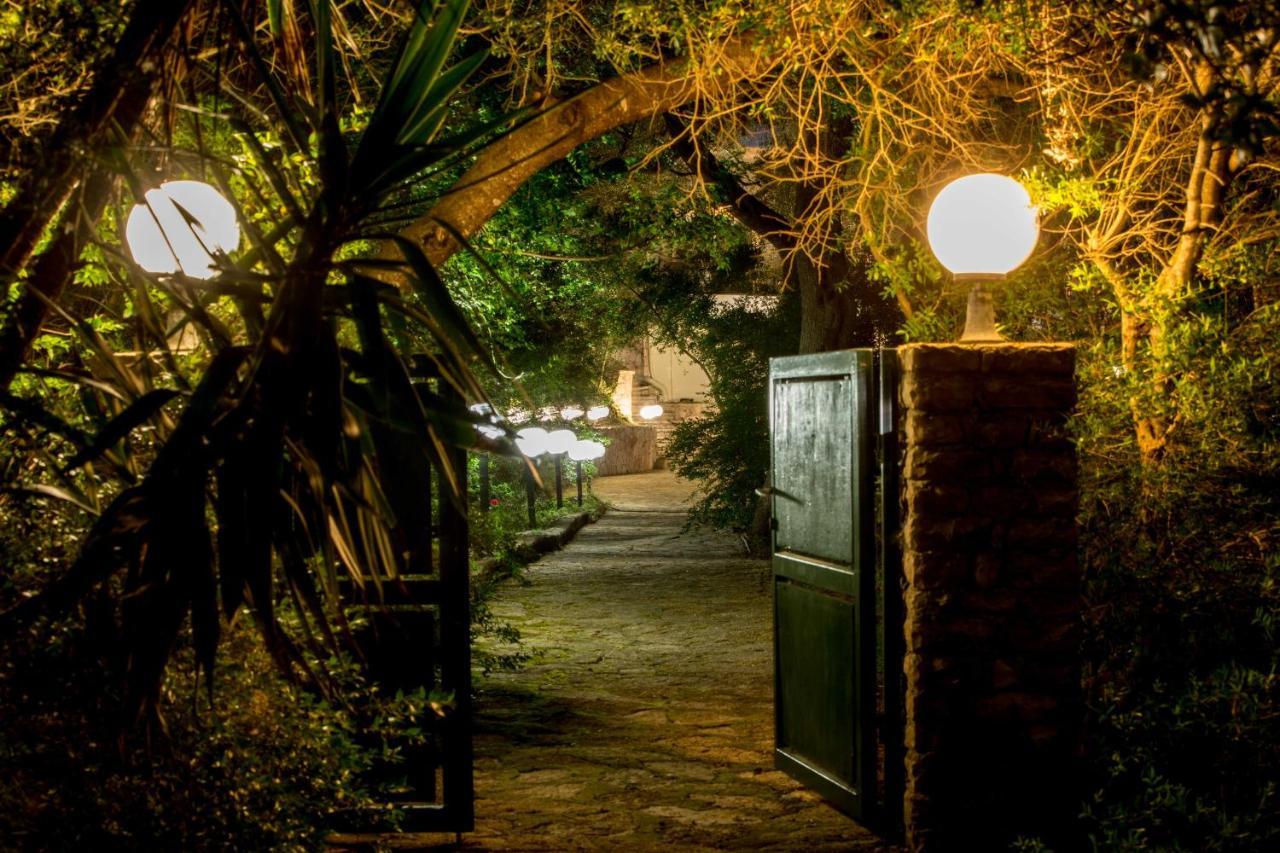 Amfitriti Hotel&studios Hotel