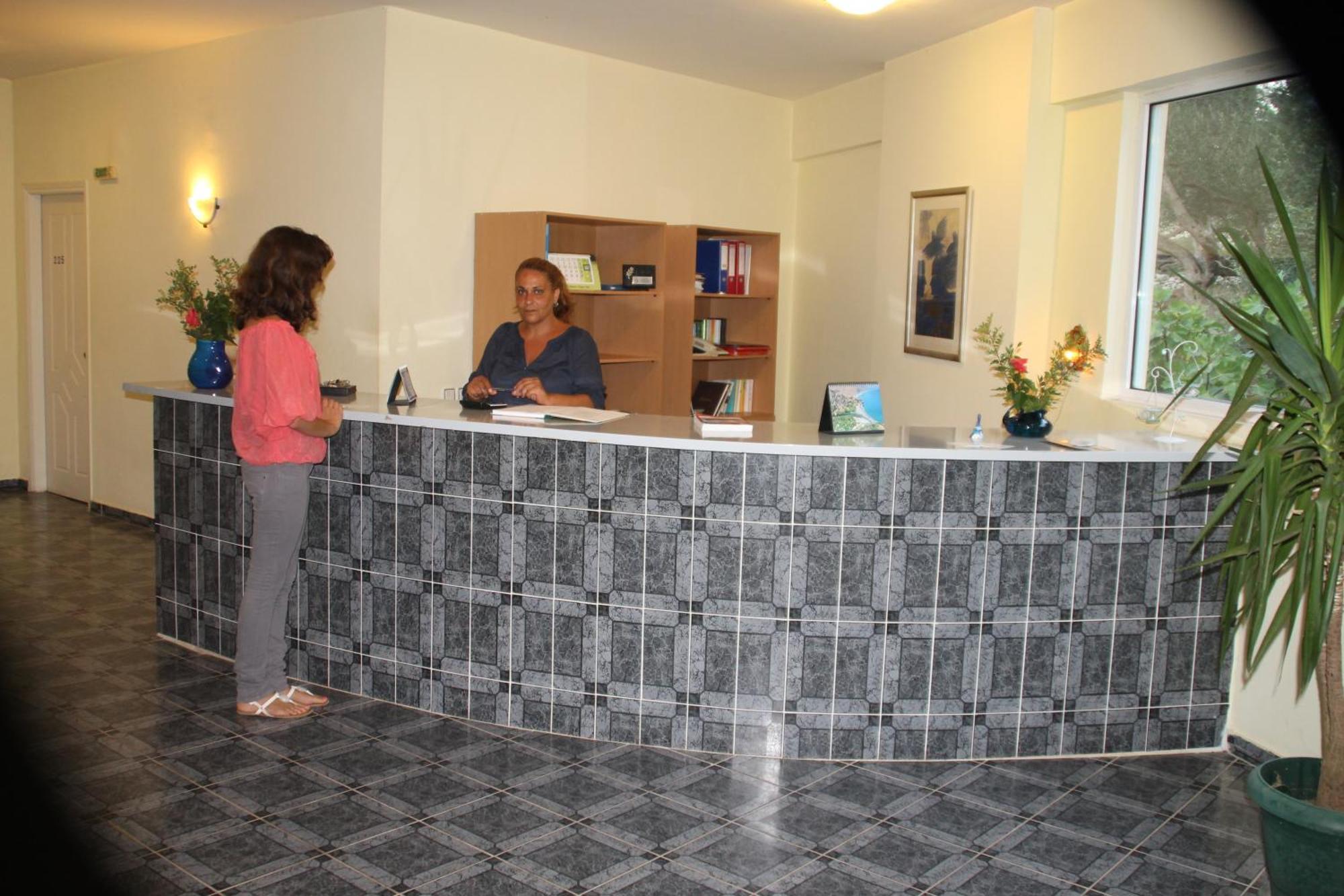 Amfitriti Hotel&studios Hotel 3*