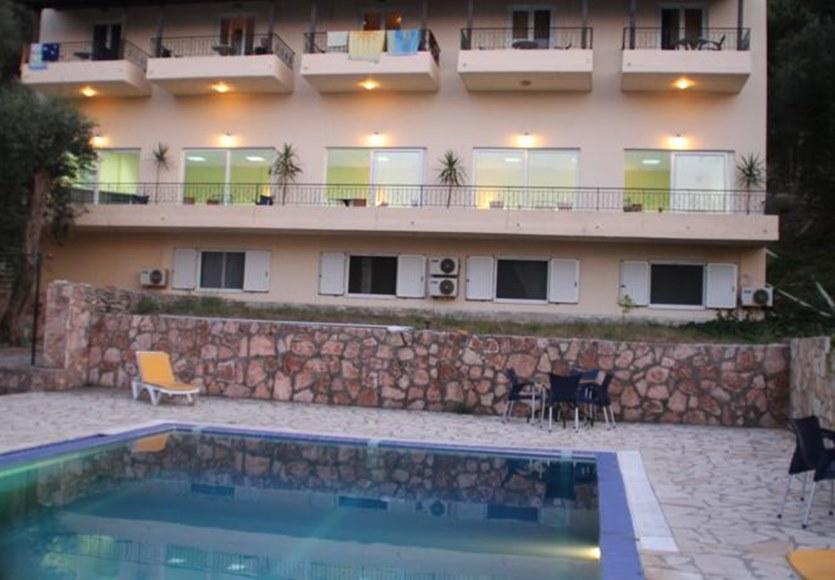 Amfitriti Hotel&studios 3* Lákka